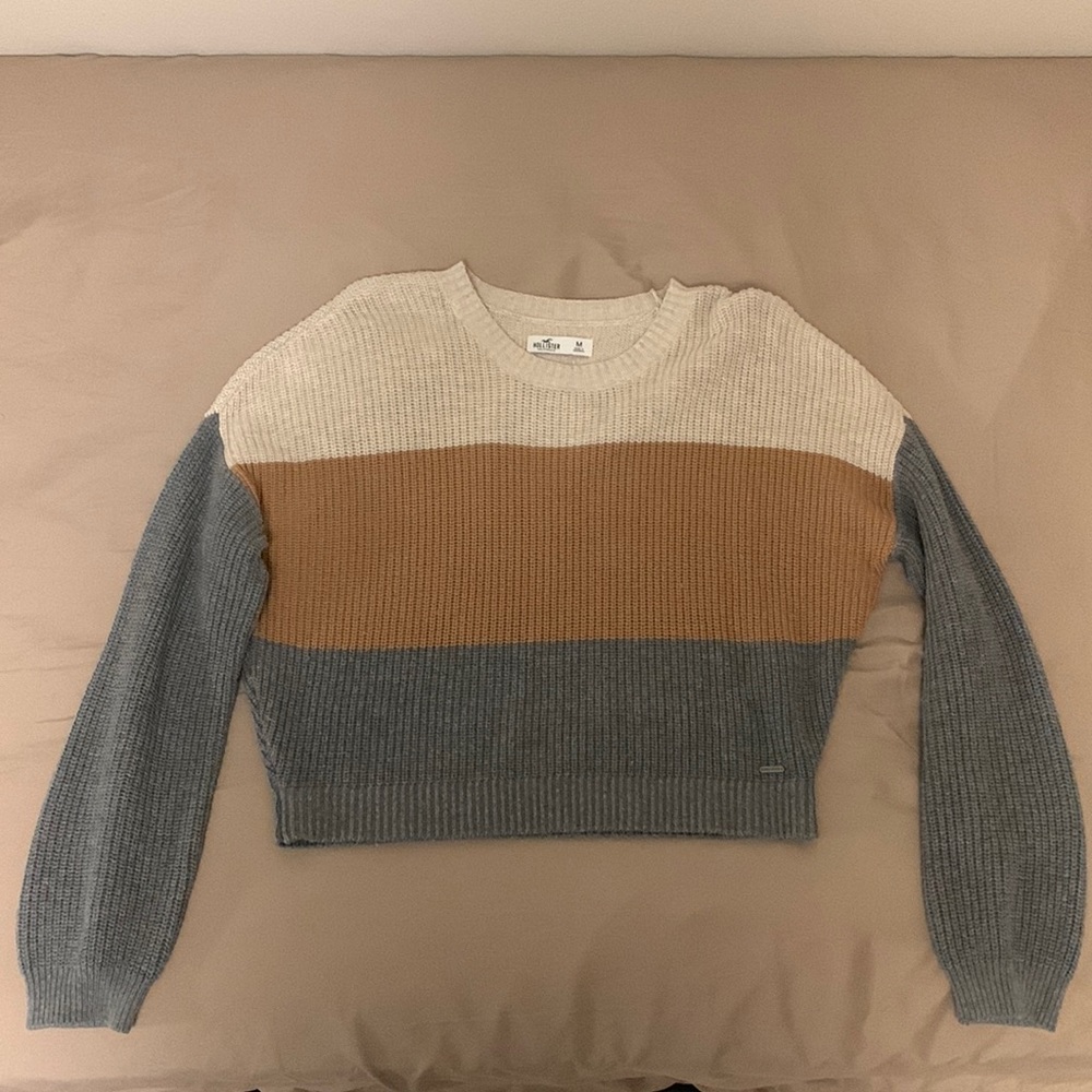 Hollister Cropped Sweater